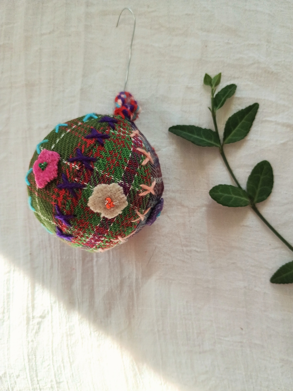 🩷 COTTAGE CORE 🩷  V5tG, Handmade, Patchwork, Folksy Style Christmas Ornament